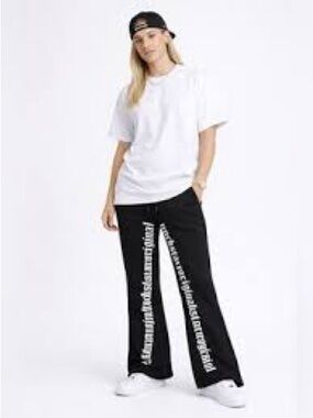 Women's Black Wide-Leg Graphic Sweatpants